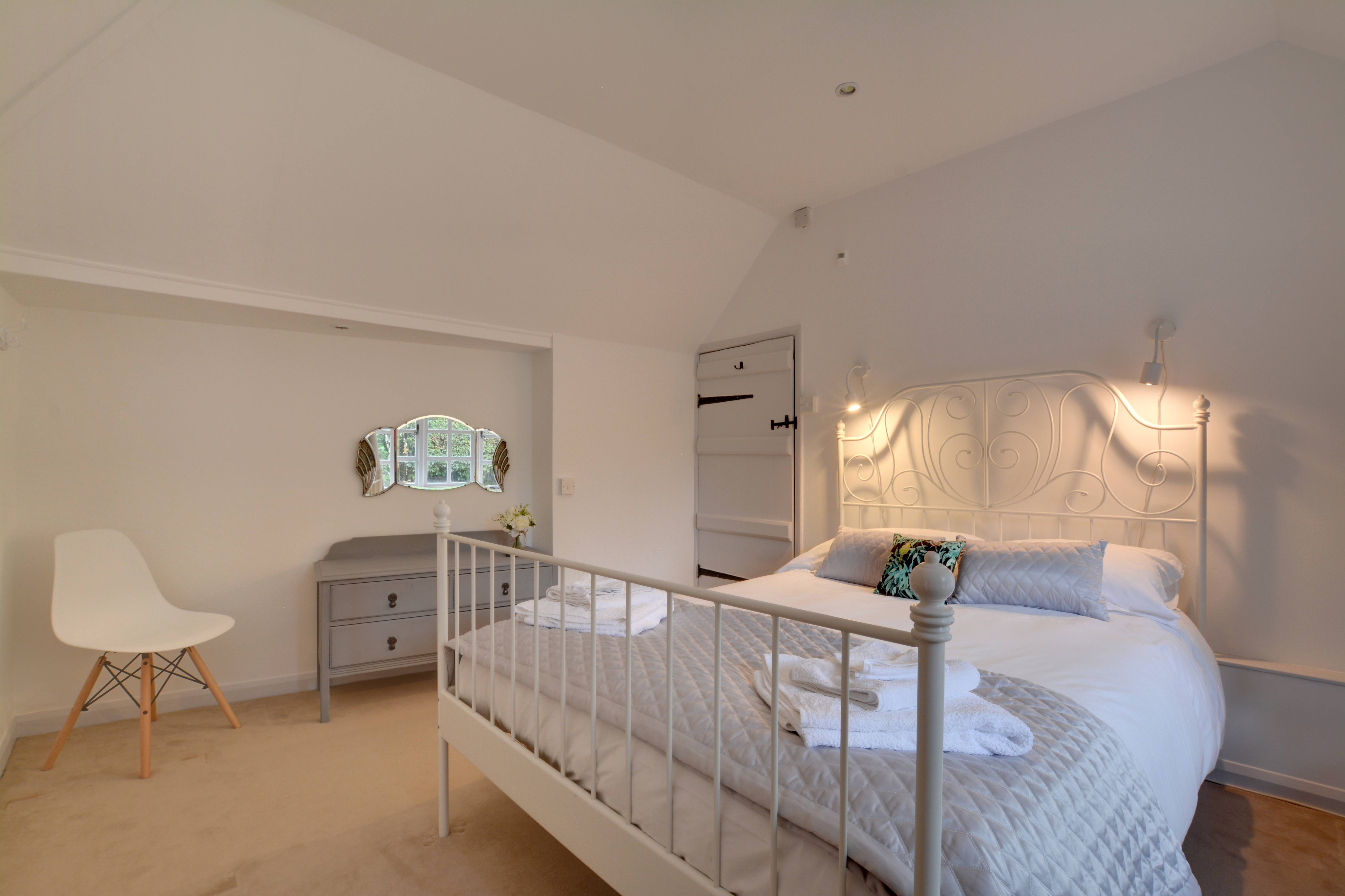 CT014 - Bedroom 1 - View 2.jpg