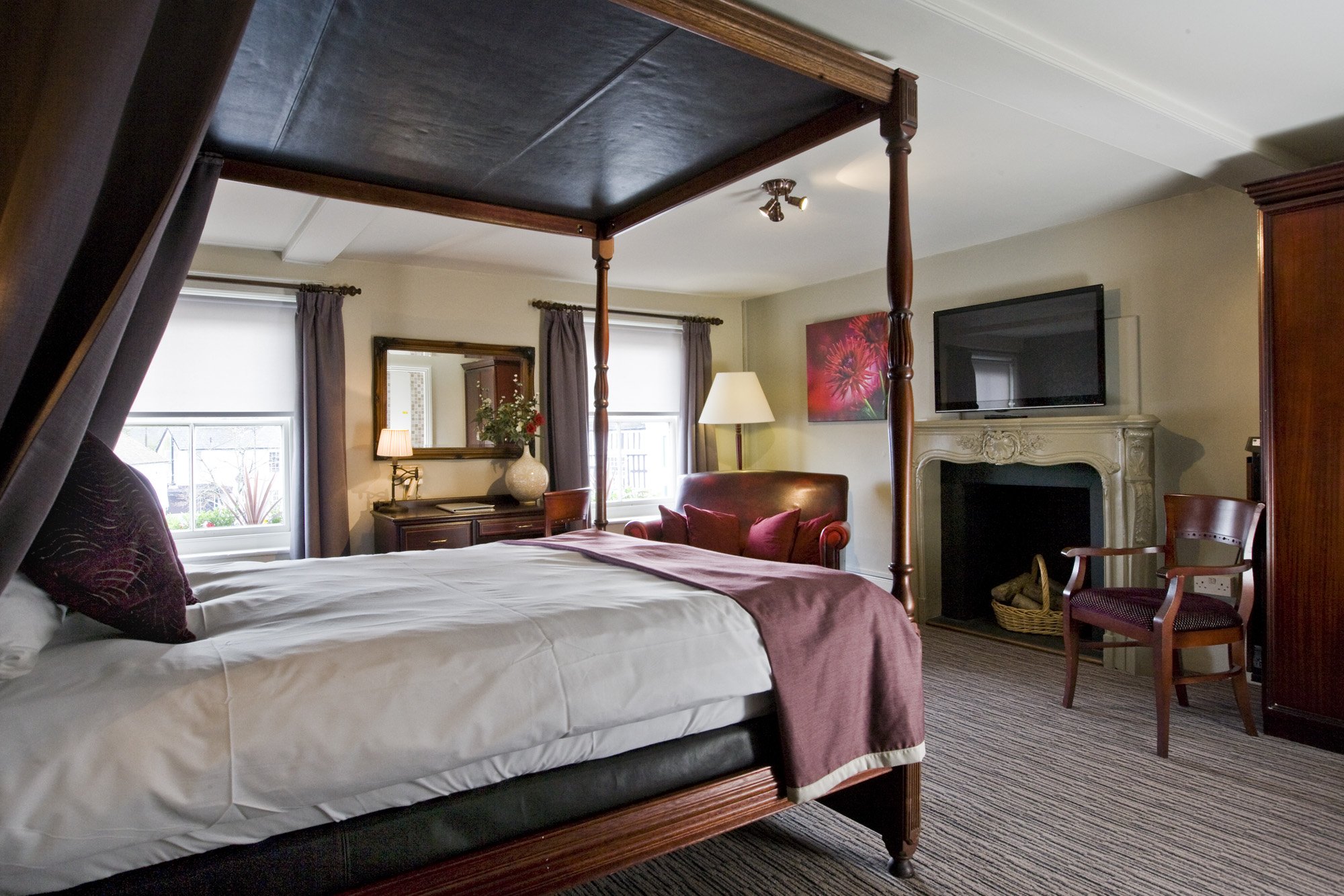 Dog and Bear, Lenham - four poster.jpg