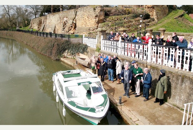tonbridge-river-trips---launch.jpg