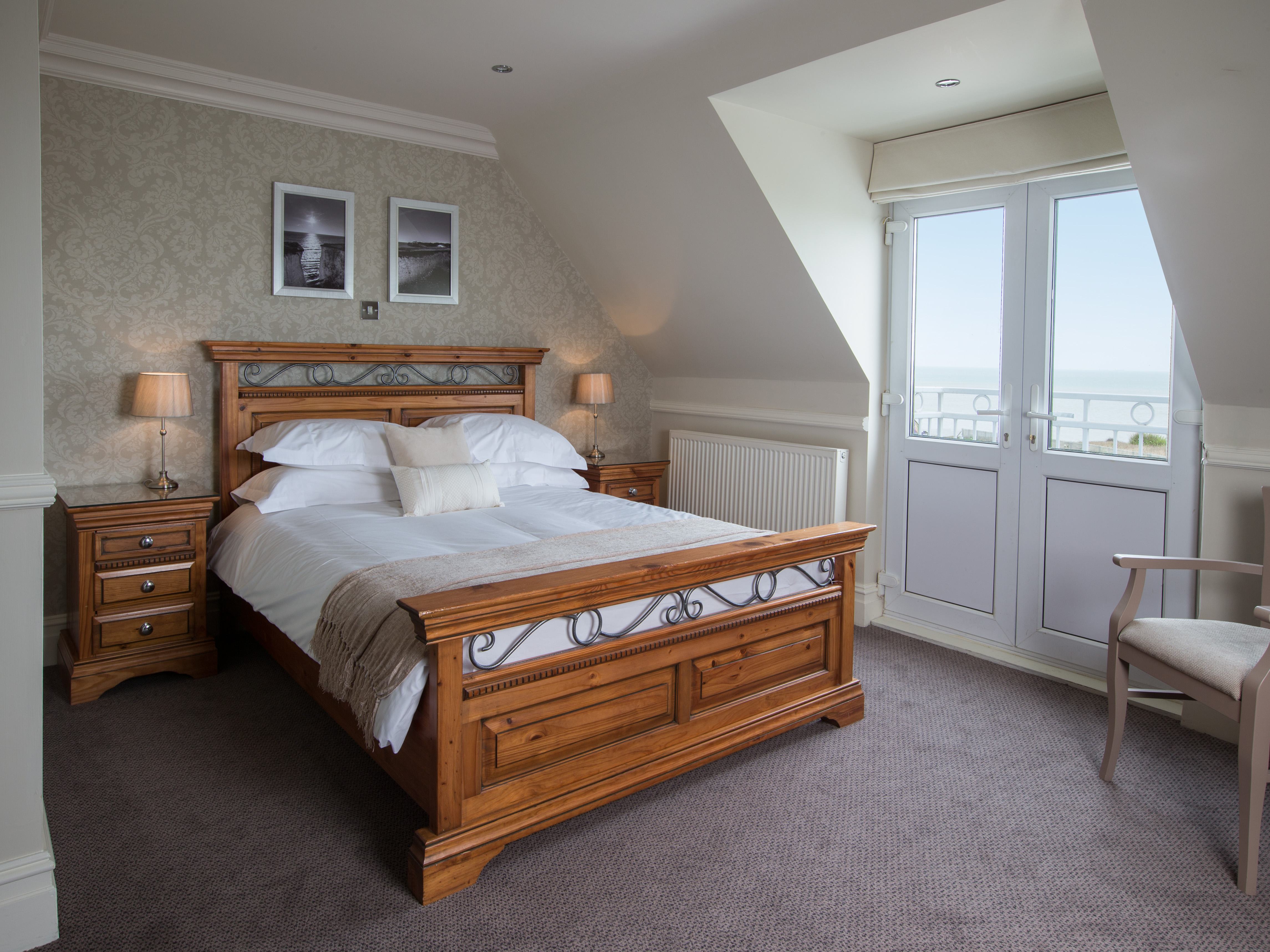 botany-bay-hotel-kingsgate-broadstairs---bedroom-5-.jpg