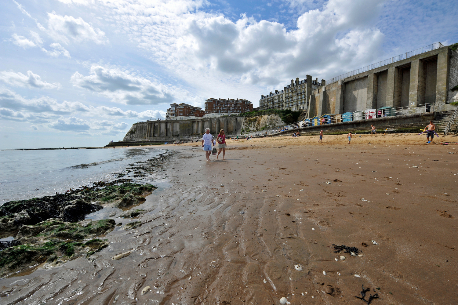 Louisa Bay, Broadstairs, People Walking Credit Thanet Tourism